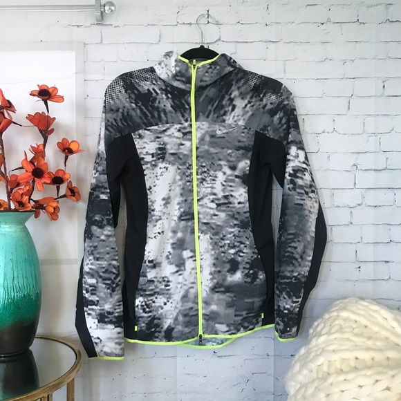 Nike Jackets & Blazers - 50% off ☀️Nike windbreaker jacket
